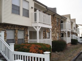 Knobs Pointe Apartments