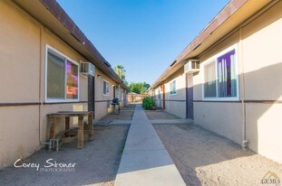 1429 Lake St Bakersfield CA Apartments
