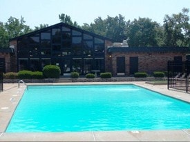 Spanish Cove Townhomes Apartments