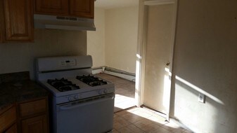 24 Seeley St Paterson NJ Apartments