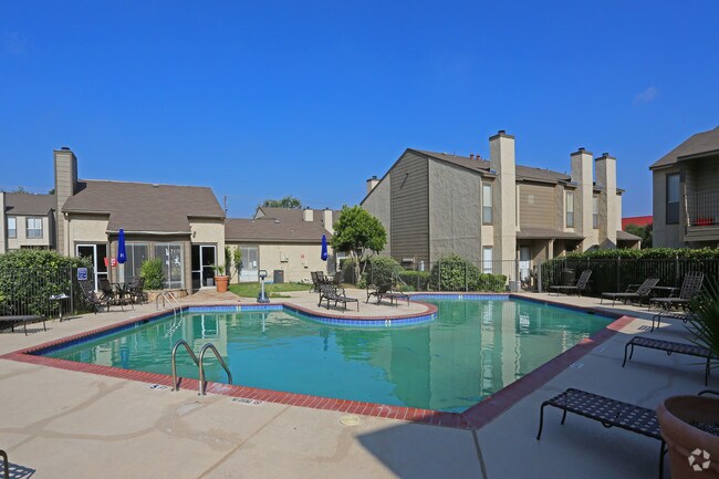 Andrews Square East Apartments