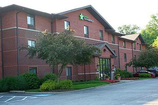 Furnished Studio – Cleveland - Westlake Apartments
