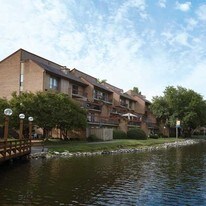 Waterfront Crossing at Creve Coeur Apartments
