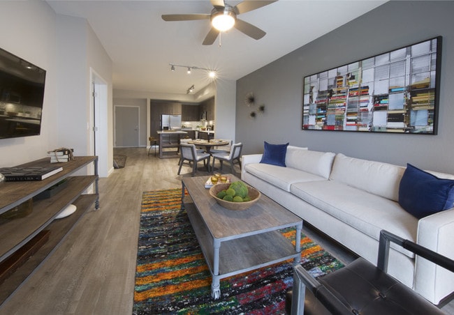 Sofa Delray Apartments