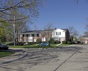 Buckingham Square Apts and TH Apartments