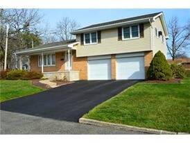 981 Poplar St Coopersburg PA Apartments
