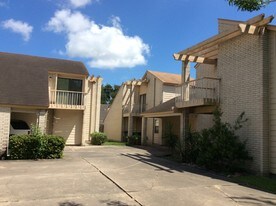 Elite Townhomes Apartments