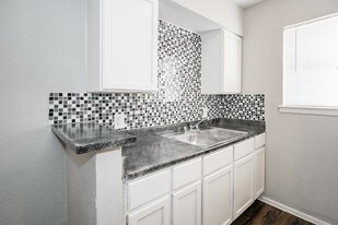 La Primavera Apartments