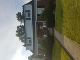10-11 Henderson Blvd Fair Lawn NJ Apartments