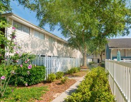 Southwind-Woodland Towns Apartments