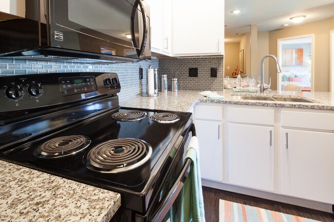 Sardis Place at Matthews Apartments