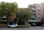 Los Feliz Club Apartments