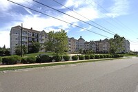 6 Woodman Way Apartments
