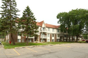 Lexington Manor Apartments
