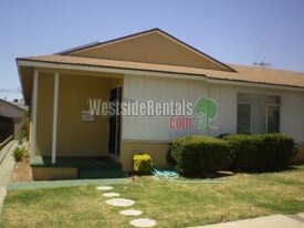 10513 S Van Ness Ave Apartments