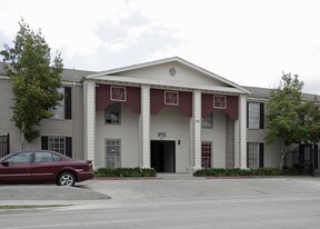 Weston Oaks Apartments