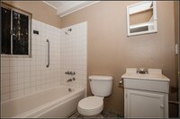 Building Photo - Highland Villa Apartments in Phoenix, Arizona