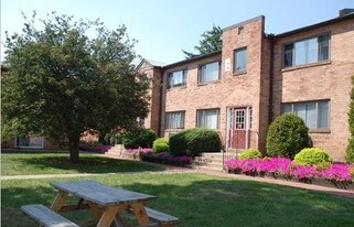 Maple Hill Apartments