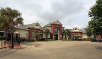 Fairmont Oaks Apartments