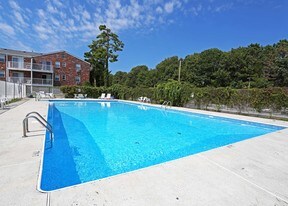 Village on the Green Apartments
