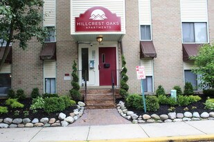 Hillcrest Oaks Apartments