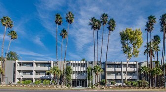Candlewood North Apartments
