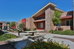Casitas Del Este Apartments