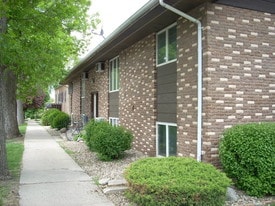 225 1st St SW Wells MN Apartments