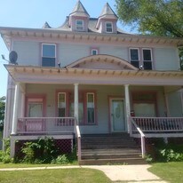 328 S Jefferson St Woodstock IL Apartments