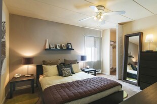 the metropolitan east goshen Apartments