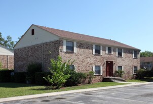 Eastwood Oaks Apartments
