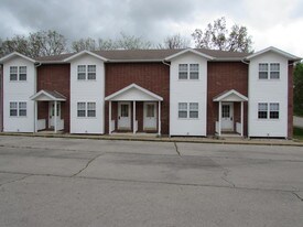 103 Viren Ln Waynesville MO