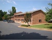 2033 Oakdale Rd Apartments