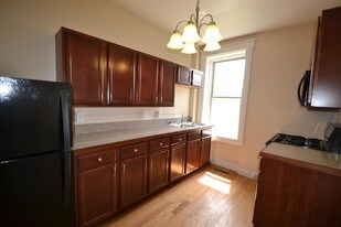 511 N State St Apartments