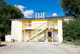 2200 Tabor Ct Austin TX Apartments