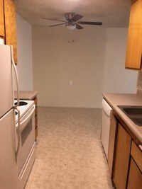 Building Photo - Stardust Villa Apartments in Modesto, California