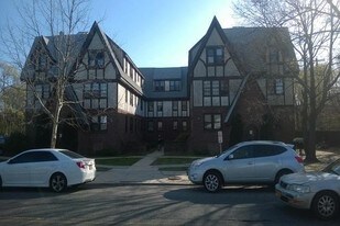 Fairfield Tudor At Bay Shore Apartments