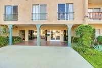 Building Photo - Magnolia Apartments in Sherman Oaks, California