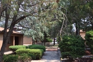 612 Jackson Ave Grants NM Apartments