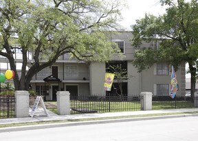 Oak Pointe Apartments