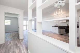 Metro 7785 Apartments