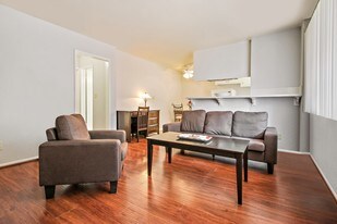 Ellendale Apartments - Student Living