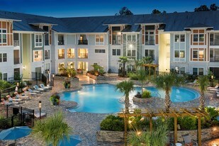 LUX Apartments