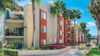 Del Mar Ridge Apartments