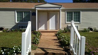 The Village at Glenhaven Apartments