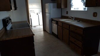 202 California Trail Glenrock WY Apartments