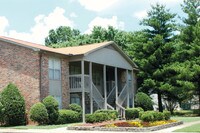 Laurelwood Apartments