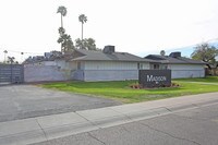 Building Photo - Madison Apartments in Phoenix, Arizona