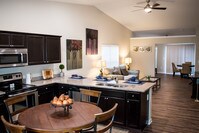 Building Photo - White Oaks Landing Apartamentos in Dayton, Ohio