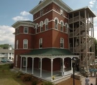 Straw Mansion Apartments